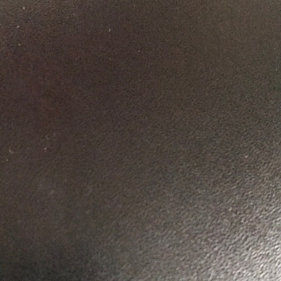 Profile Picture of Mandi Thornton (@mandi_thornton) on Poshmark