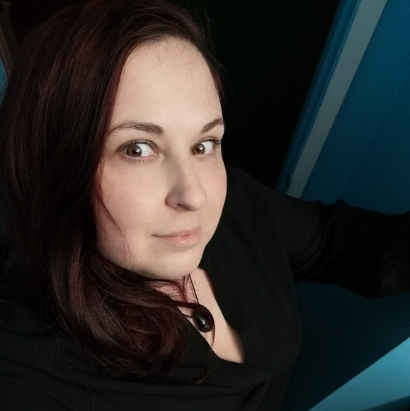 Profile Picture of Sawndra Skjerven (@spriestley1987) on Poshmark