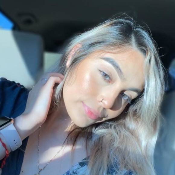 Profile Picture of Yolanda Patino (@yolanda9898) on Poshmark