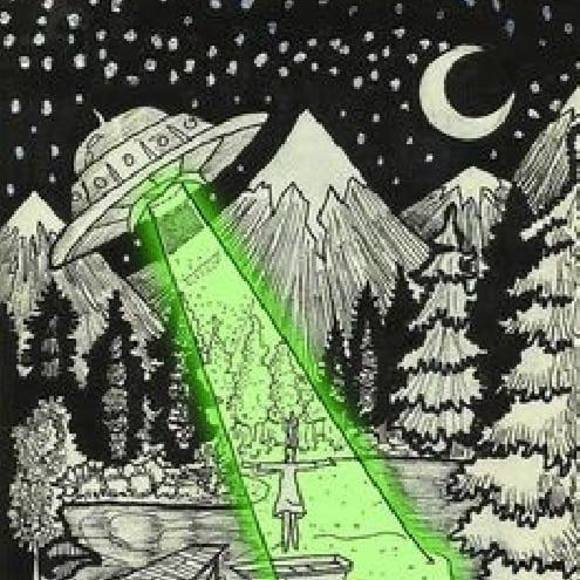 Profile Picture of Cheryne Billingsley (@smellin_beanz) on Poshmark