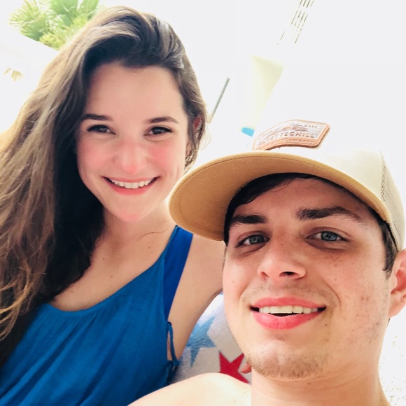 Profile Picture of Leslie Sturm (@leslie_sturm) on Poshmark