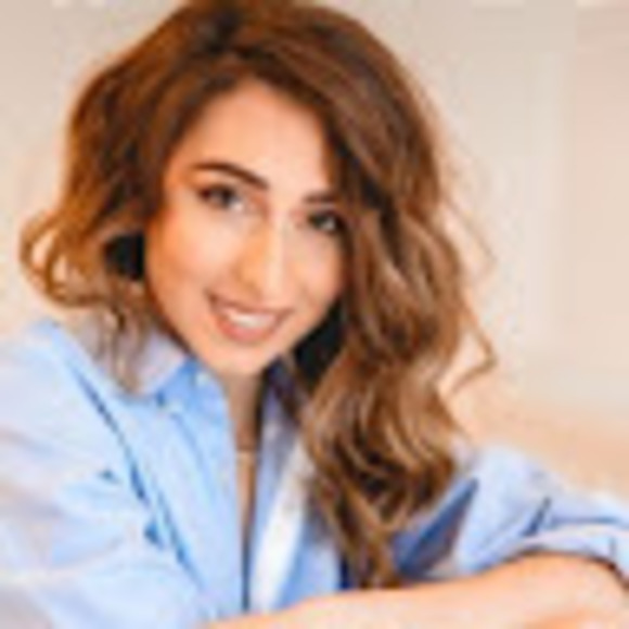 Profile Picture of Eriola Shehu (@eriolashe) on Poshmark