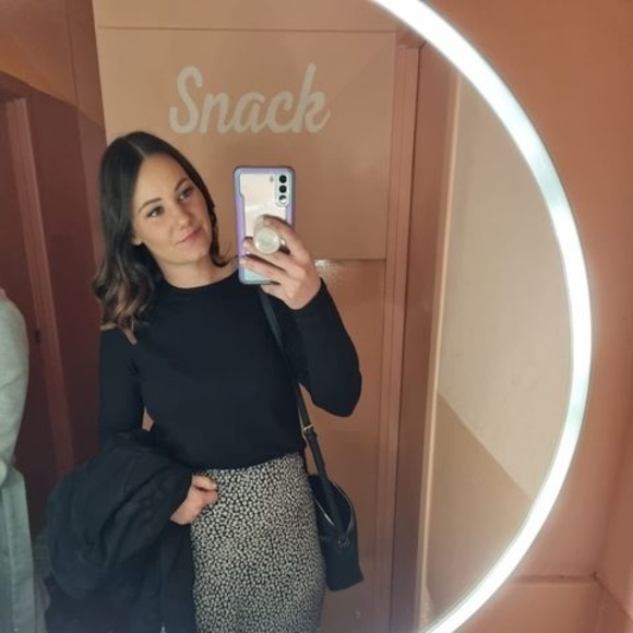 Profile Picture of Cassandra Mackay (@cassandramackay) on Poshmark