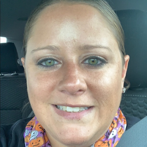 Profile Picture of Daneen Boyce (@dboyce84) on Poshmark