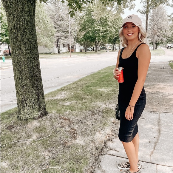 Profile Picture of Julia Paiser (@juliap223) on Poshmark
