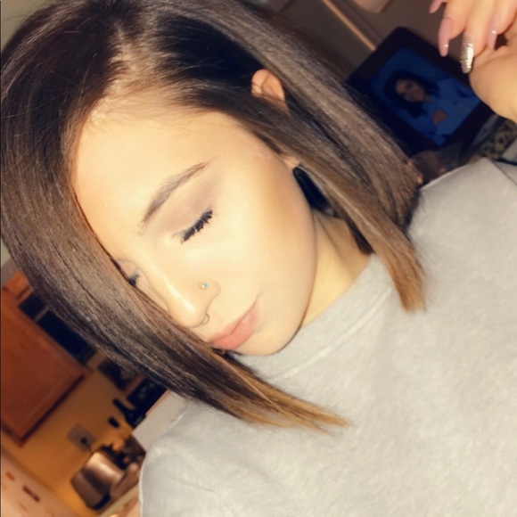 Profile Picture of Kerry Stringer (@kerrystringer) on Poshmark