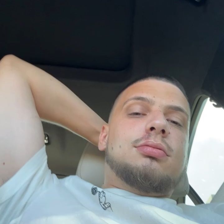 Mike - Tiktok Profile Picture of Mike (@mikecraccc) on Tiktok
