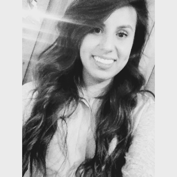 Profile Picture of Benigna Murillo (@bennym25) on Poshmark