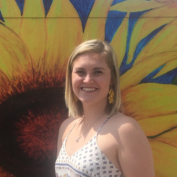 Profile Picture of Jordyn Blasquez (@jordynblasquez) on Poshmark