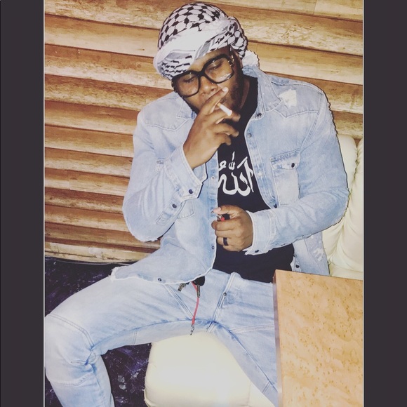 Profile Picture of Anwar Frazier (@anwar215) on Poshmark