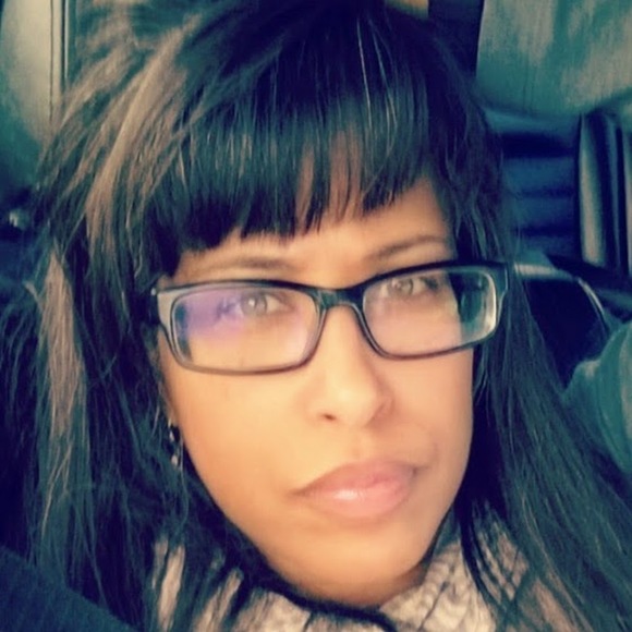 Cm Mccalister - Poshmark Profile Picture of Cm Mccalister (@cmmccalister) on Poshmark