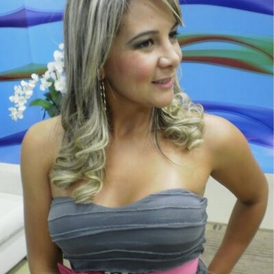 Profile Picture of Flavia Lima (@flavialima2006) on Twitter