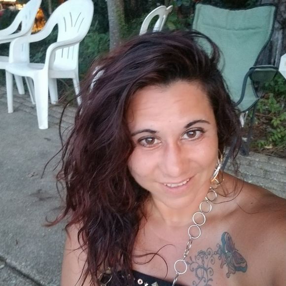Profile Picture of Christina Womble withrow (@cwithrow70) on Poshmark