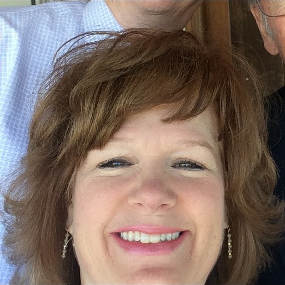 Profile Picture of Pam Craig (@pcraig915) on Poshmark