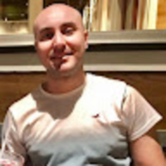 Profile Picture of Roberto Civinski (@robertocivinski) on Poshmark