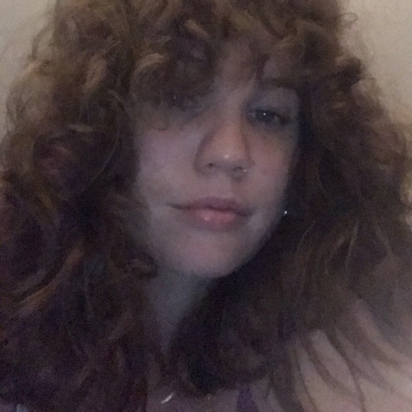 Profile Picture of Savannah Lowson (@savlow04) on Poshmark