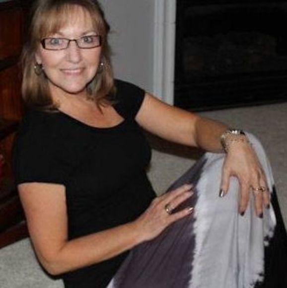 Profile Picture of Claudia Keller (@annk95) on Poshmark