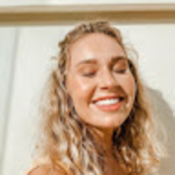 Profile Picture of Jessie Decosta (@jessiedecosta) on Poshmark