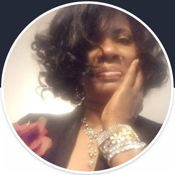Profile Picture of Robin Roundtree-douglas (@likeasignetring) on Poshmark