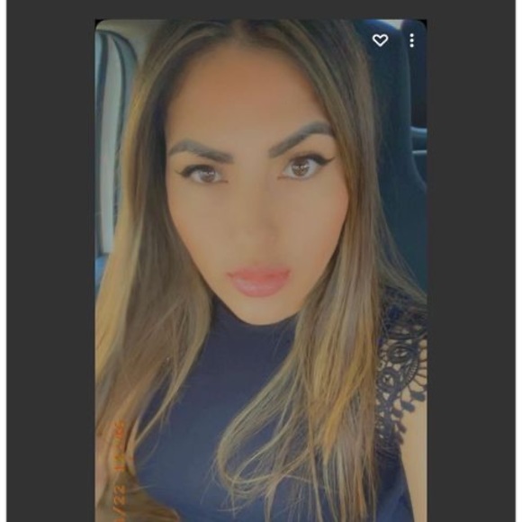 Profile Picture of Blanca Ortiz (@blancaortiz1014) on Poshmark