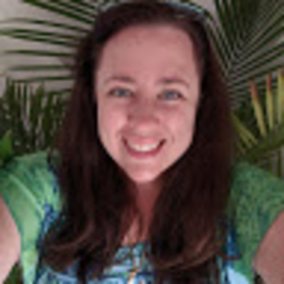 Profile Picture of Amanda dawn Davin (@addavin4038) on Poshmark