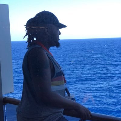 Profile Picture of Michael Reaves (@Itsallinmyhead8) on Twitter