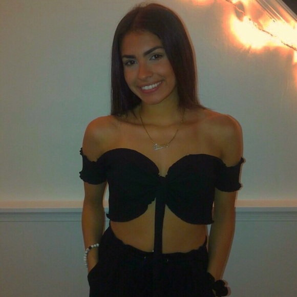 Profile Picture of Amanda Irizarry (@mandyzarry26) on Poshmark