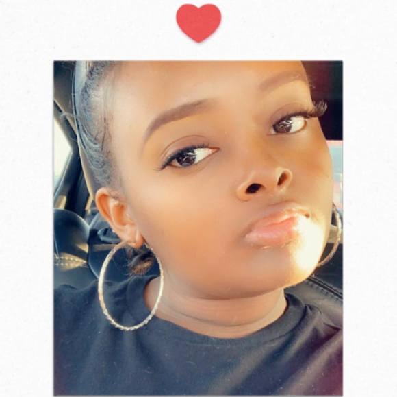 Profile Picture of Whitney Claudette (@claudetteee) on Poshmark