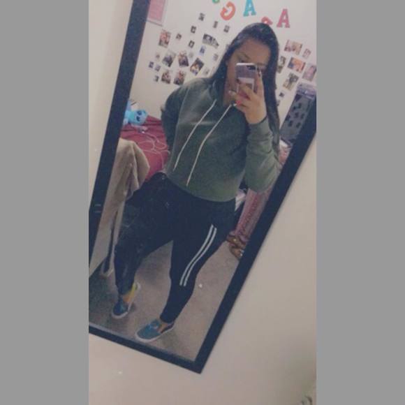 Profile Picture of Astrid Escobar (@escobar_acl) on Poshmark