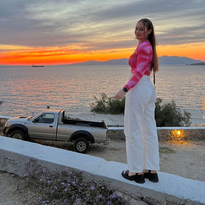 Profile Picture of katy 🦋 (@katybatchelor) on Tiktok