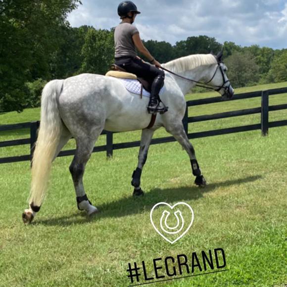 Profile Picture of Valerie Breslow (@valeriebreslow) on Poshmark