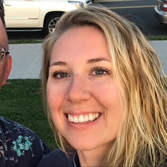 Profile Picture of Kayleigh Groninger (@franceskay_) on Poshmark