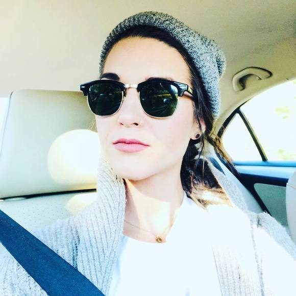 Profile Picture of Lauren Catrell (@laurencatrell04) on Poshmark