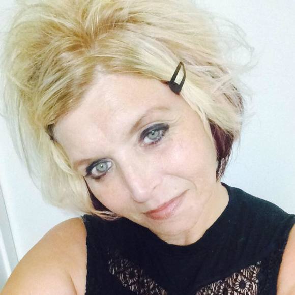 Profile Picture of Lori Cantrell (@loricantrell) on Poshmark