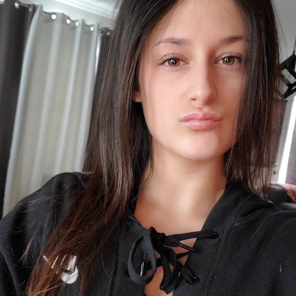 Lebelle M-a - Poshmark Profile Picture of Lebelle M-a (@lebellem) on Poshmark