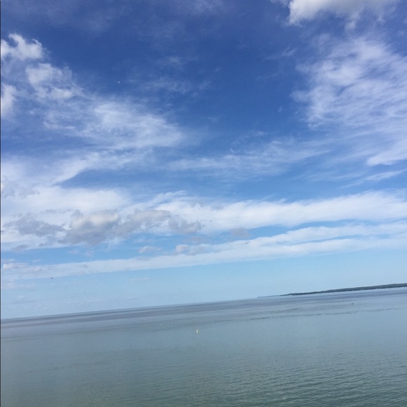 Profile Picture of Hannah Raiten (@hannahraiten) on Poshmark