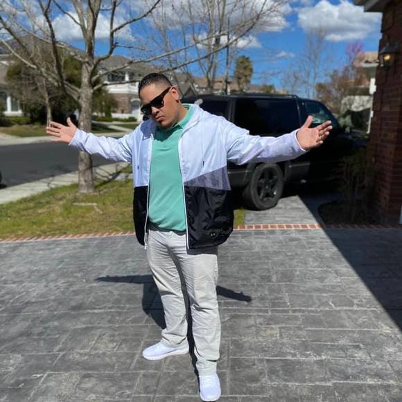 Profile Picture of Michael Forshey (@michaelforshey) on Poshmark