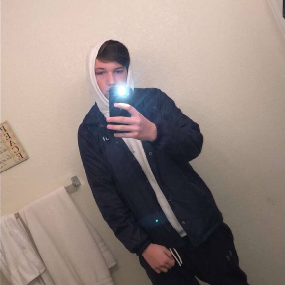 Profile Picture of Jamijamie Pankau (@jamiepankau55) on Poshmark