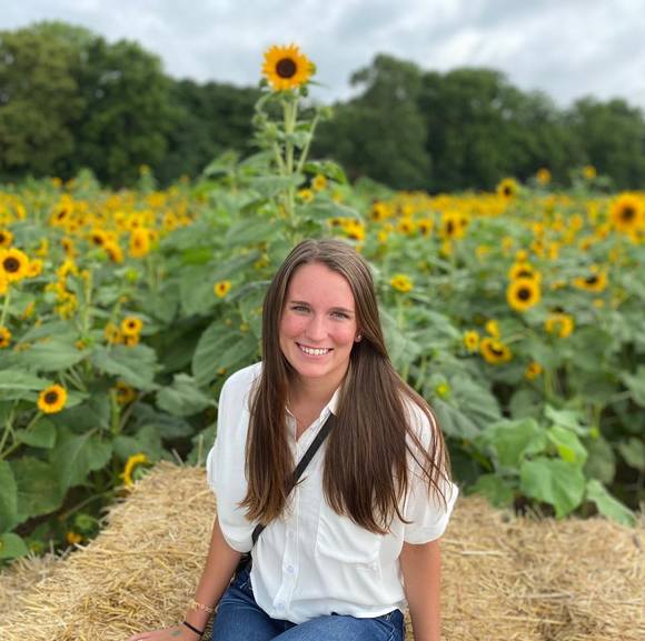 Profile Picture of Jessica Solomon (@jessicasolom510) on Poshmark