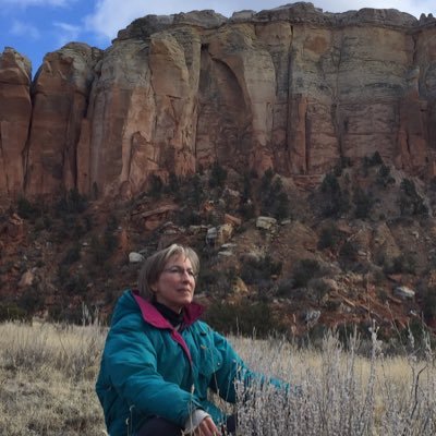 Profile Picture of Barbara Cecil (@lovingthisearth) on Twitter