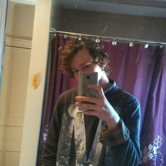 Profile Picture of Sam Demelo (@demarshmallow) on Poshmark