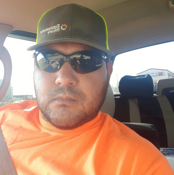 Profile Picture of Victor Prieto (@victor_prieto) on Poshmark