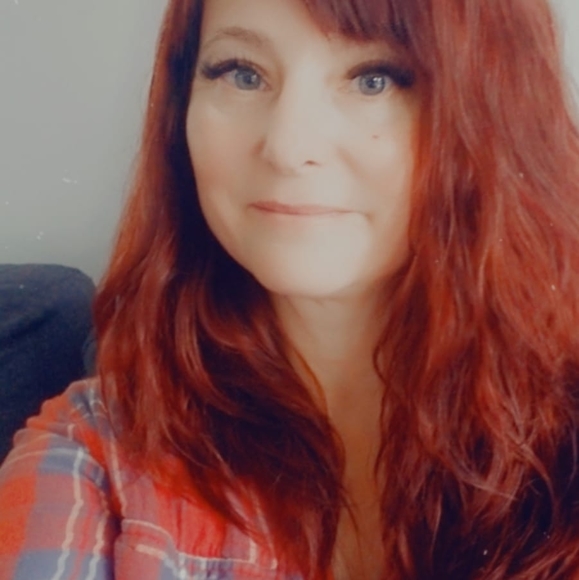 Profile Picture of Angie Kerslake (@ajngirls1976) on Poshmark