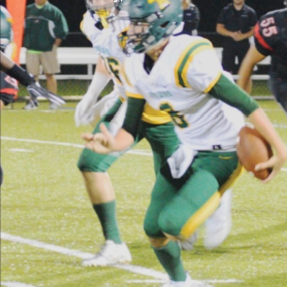 Profile Picture of Tyler Bosen (@tbowen0215) on Poshmark