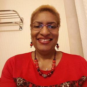 Profile Picture of Delphine Jones (@dimplesdel) on Twitter