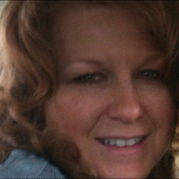 Profile Picture of Alice Hunt (@huntaa) on Poshmark