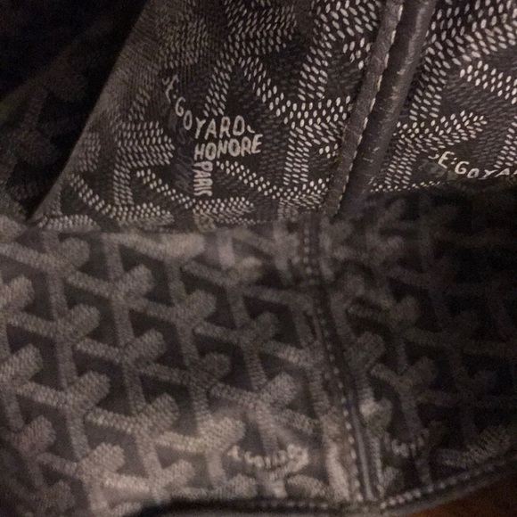 Profile Picture of Rubia Rubia (@rubia_rubia) on Poshmark