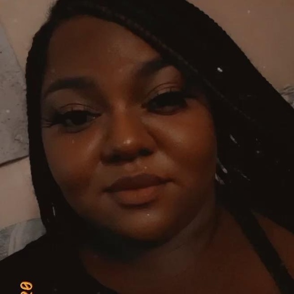 Profile Picture of Najawa Stith (@stithnajawa) on Poshmark