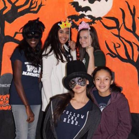 Profile Picture of Isabel Ordaz (@isaordaz) on Poshmark