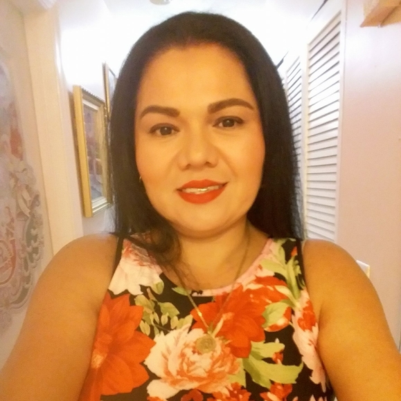 Profile Picture of Gloria Rodriguez (@lameramacisa35) on Poshmark